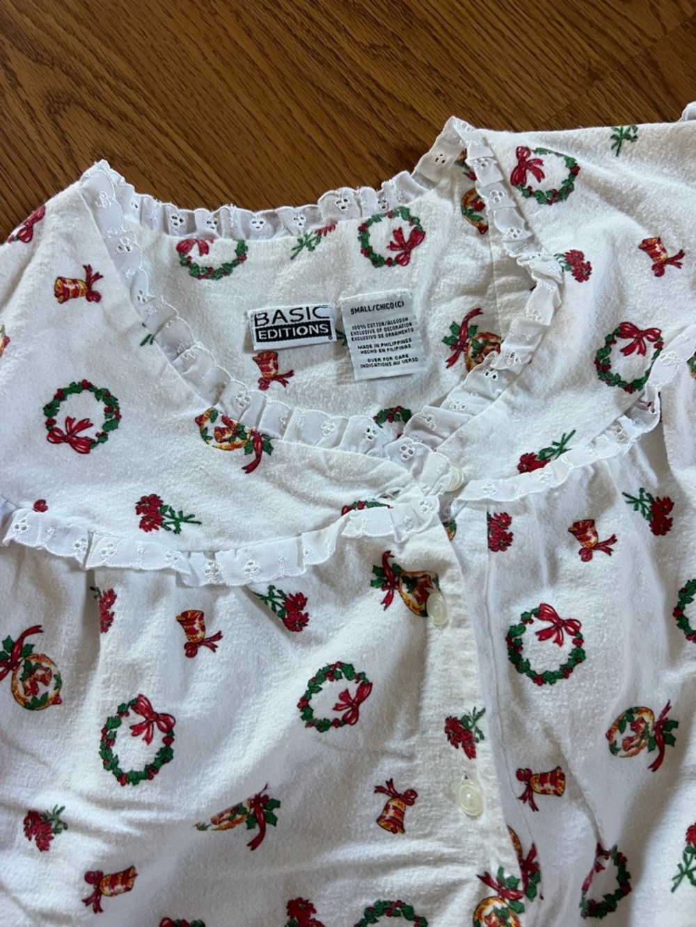 White Vintage Christmas Wreath Nightgown - Picture 3 of 3